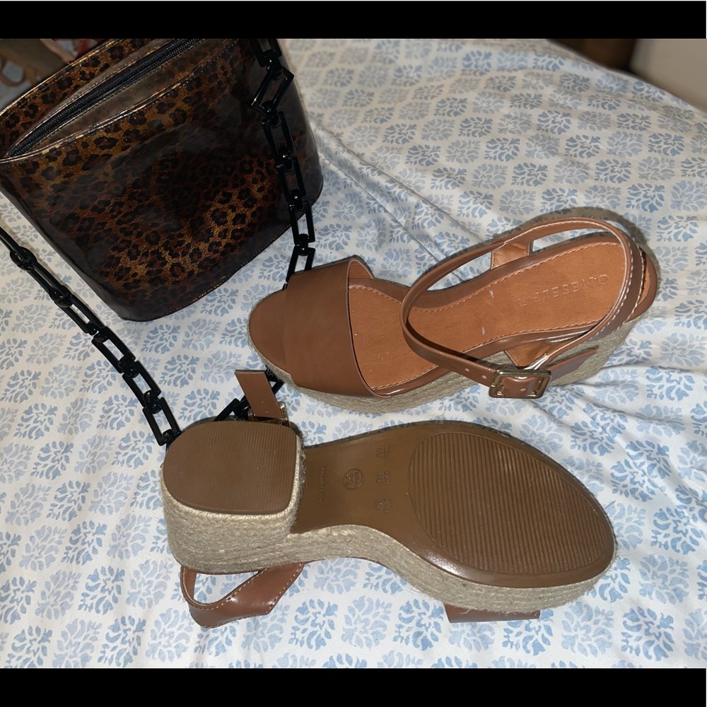 Heel - Picture 2 of 3